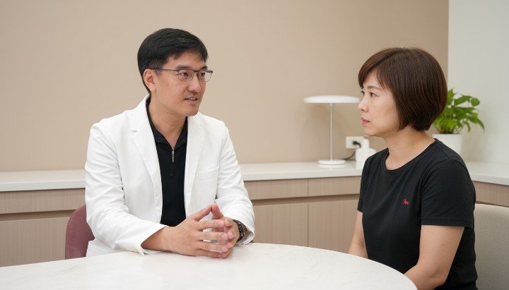 [1]醫師為患者分析代謝基因檢測報告 [2]透過代謝基因檢測制定個人化飲食法 [3]專業實驗室進行代謝基因檢測定序 [4]代謝基因檢測幫助找出肥胖真正原因